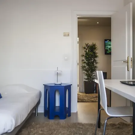 Holidaylovers Chiado Rooms בית הארחה