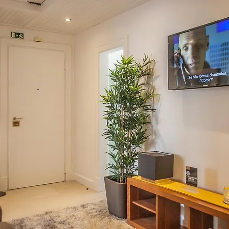 Holidaylovers Chiado Rooms * ליסבון