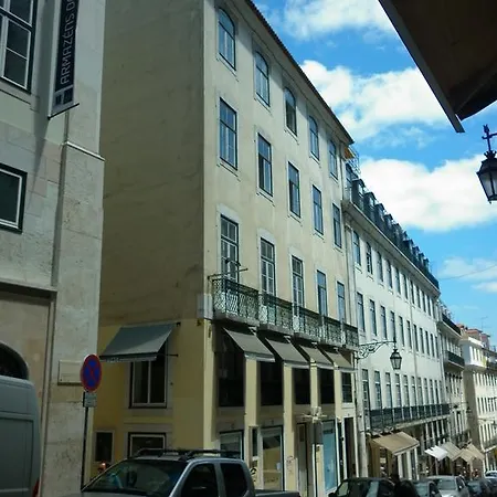 Holidaylovers Chiado Rooms *